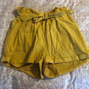 High waist shorts with tie